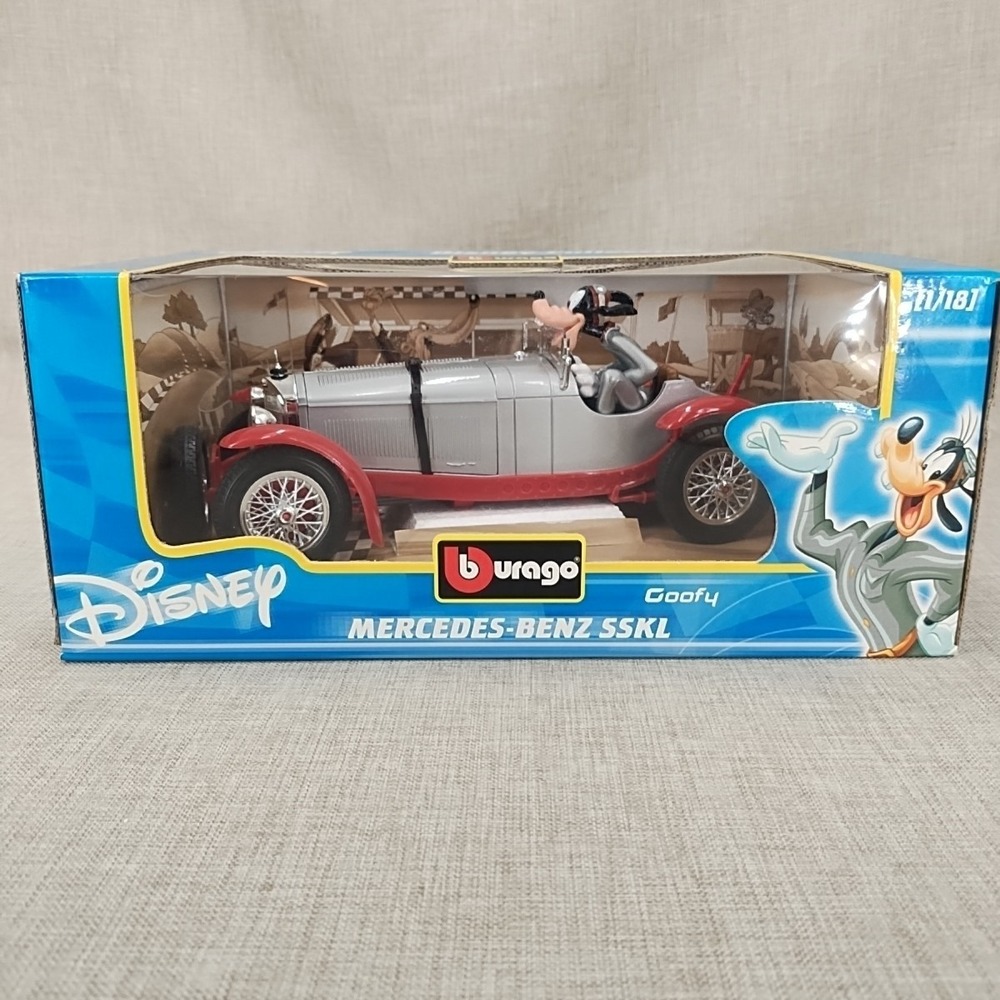 Bburago 1:18 Scale Diecast Goofy Disney Mercedes Benz SSKL Burago Silver Red